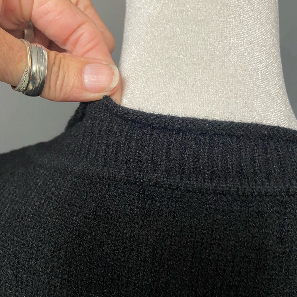 NWT KARL Lagerfeld Black/White Womens Long Sleeve Sweater SzL   Abstract Lines - Picture 6 of 17